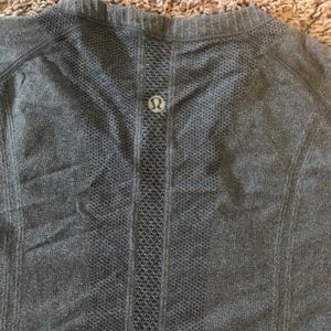 Lululemon t-shirt